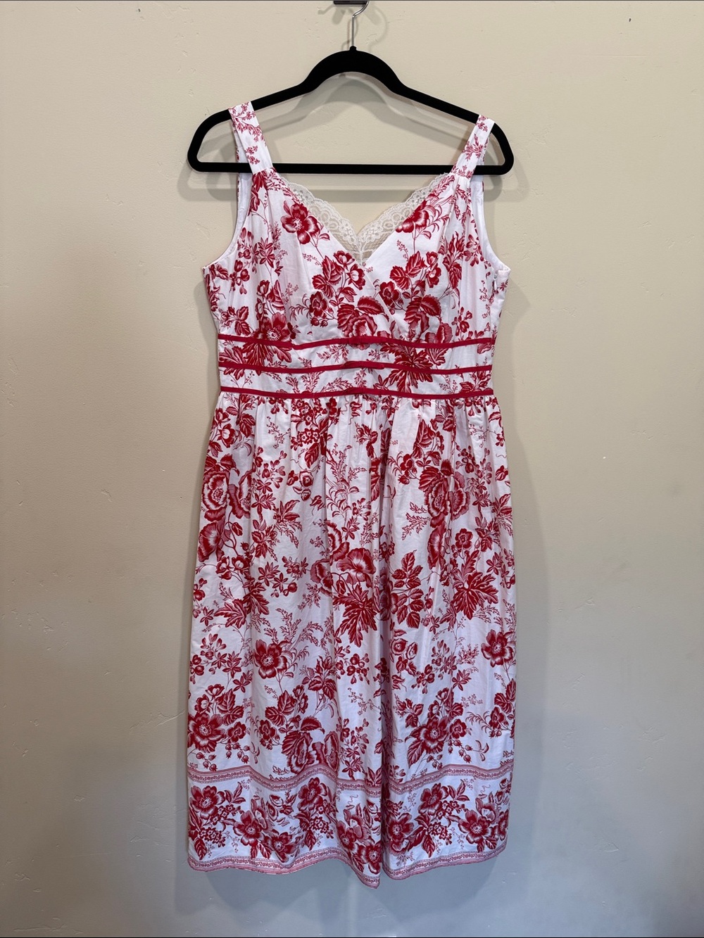 Robbie Bee White Midi Dress with Red Floral Print